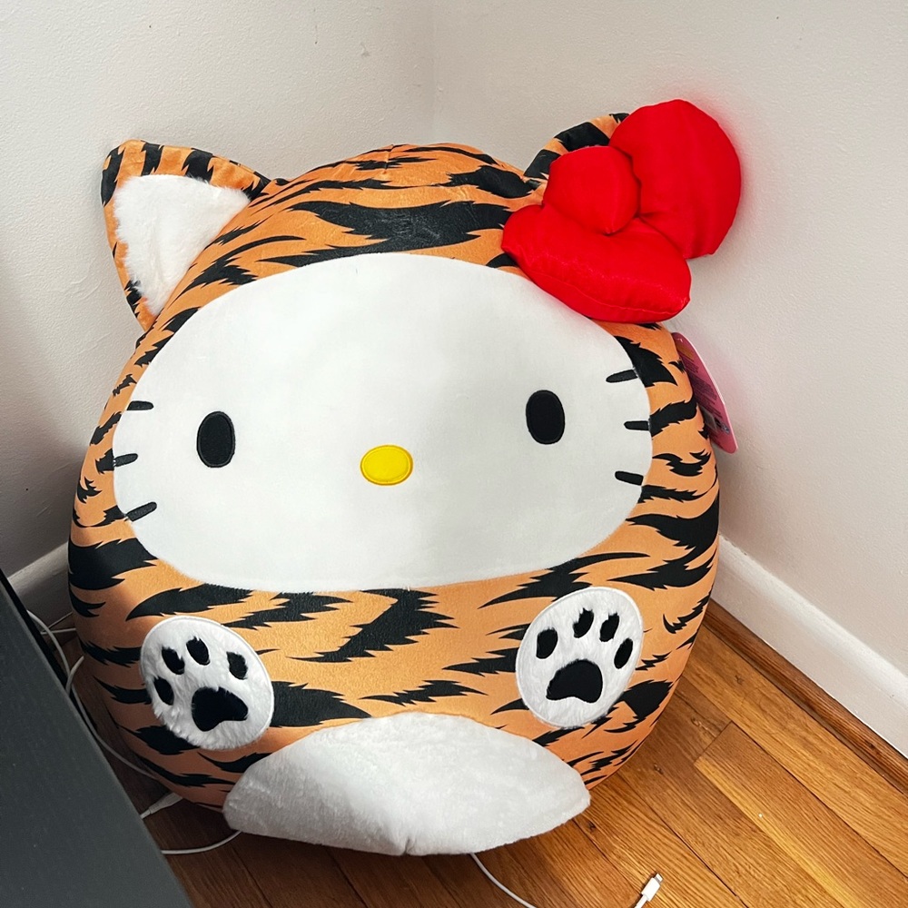 Hello Kitty Cheetah Squishmallow 20” NWT